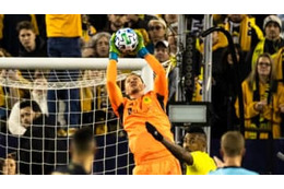 MLS、マジか…なぜか退場にされなかった「GKの超露骨ハンド」がこれ 画像