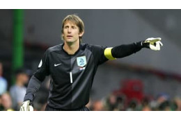 19歳までアマチュア…最強GKファンデルサールの「トランプで発掘秘話」がおもしろい 画像