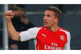 ポドルスキ、古巣アーセナルに「毎年CLに出ないと…」 画像