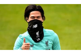 髪のびた南野拓実、「黒マスク」っぽいアレの正体は 画像