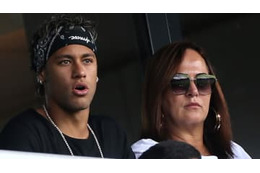 ネイマール母、30歳年下のゲーマーと交際　体がすごい 画像