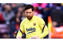 メッシ、バルサ選手たちを引きずり回す「フェイント芸」がこれ 画像