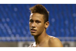 ネイマール、久保建英と同じ18歳当時の「腹筋」がこれ 画像