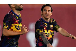 メッシがすげぇの着てるぞ！「試合前の格好」にネットもザワつく 画像