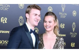 デリフト、美人彼女と全力変顔やる 画像