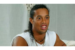 デジタルカメラの断捨離にロナウジーニョとの感慨にふける 画像