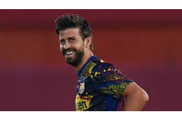 ピケ、チャリでスタジアム入り 画像