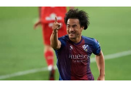 岡崎慎司、スーパーゴール！1部昇格を決めた「らしくない魔法シュート」がこれ(動画あり) 画像