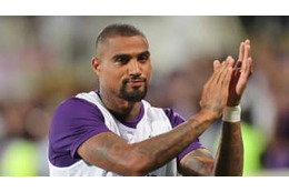 イブラでも無理！KPボアテング、とんでもない「神カンフーシュート」がこれ 画像