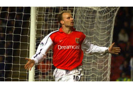 ベルカンプが明かす！ニューカッスル戦の「伝説ゴール裏話」がおもしろい 画像