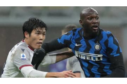 188cm冨安と190cmルカクがガチバトルするとこうなる 画像