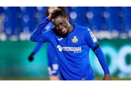 「ジャングルに帰れ」 久保建英のヘタフェ、踏みつけ選手が悪質差別被害 画像