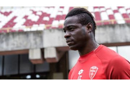 バロテッリ、大暴れ！相手と口論でイエローも残り10分から英雄2ゴール！ 画像