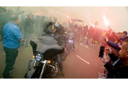 オランダ昇格POでサポの大暴動、柵や花火飛び交う…死者も 画像