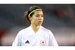 長谷川唯、ウェストハム加入が決定！謎めいたメッセージ「アイロン」とともに 画像