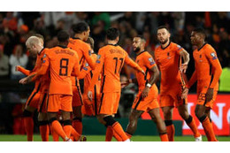 オランダ代表、W杯で5バックに回帰へ　ファンハール監督が「5-3-2」を諦めず 画像