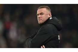 ルーニー、違法駐車。高級車に「下ネタ落書き」される 画像