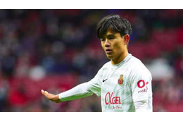 久保建英、左から右から！CKからの2アシスト 画像