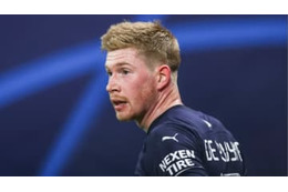 デブライネがクリスマスコスプレ！恐怖する子供たちがかわいい 画像