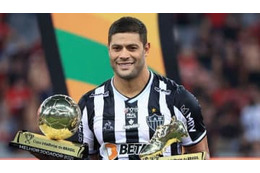 35歳フッキ、ビーチでムキムキ 画像