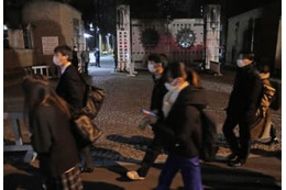 事件発生の東大、不安抱え受験 画像