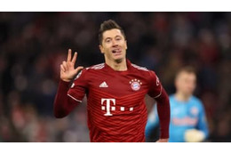 最強レヴァンドフスキ、CL史上最速ハットトリック！なんと前半23分で達成 画像