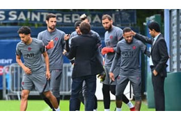 「出てけよ！」 崩壊危機のPSG、サポーターが選手に嫌がらせ 画像