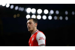 「エジルは全員と問題があった」 元アーセナル選手が明かす 画像