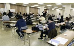 司法試験、3千人が挑戦 画像