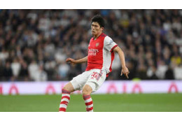 アーセナル、冨安健洋をCBで緊急起用？CBがいなくなる非常事態 画像