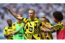 怪物ホーラン、ナイトクラブに降臨！ドルトムントのジャージで 画像