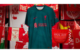 緑の「CL戦闘服」登場！リヴァプール、2022-23新サードユニフォームを発表 画像