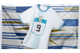 デザインは国旗！ウルグアイ代表、カタールW杯に向けた新アウェイユニフォームを発表 画像