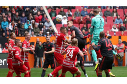 バイエルン、87試合連続記録途絶える…「欧州最大クラブ？」と敗れた天敵にイジられる 画像