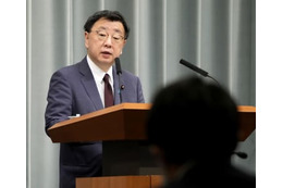 松野官房長官、与党との連携強調 画像
