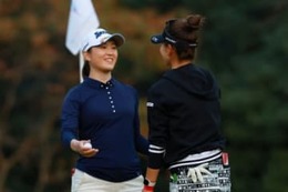 女子ゴルフ史上初の8ホールプレーオフ制覇　新海美優が乗り越えた苦悩 画像
