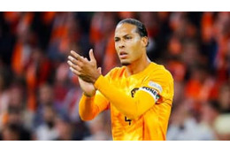 オランダ代表、W杯ユニフォームのオークション収益をカタール移民労働者に寄付へ 画像