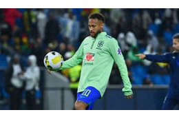 天才ネイマール、35メートル上空から落下するボールをトラップするとこうなる 画像