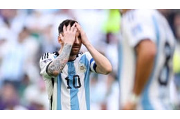 W杯衝撃敗戦のアルゼンチン、メッシら史上初の「おっさんスタメン」だった 画像