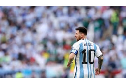 W杯でメッシ撃破！歓喜のサウジファンたち、ロナウドの「あれ」をやる 画像