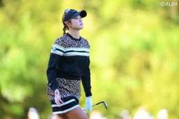 ウェアはヒョウ柄なのに…黒のサンバイザー!?　原英莉花があの“猫耳”を選ばなかった理由【女子ツアーの“ヒトネタッ”！】 画像