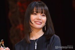 岸井ゆきの“女優主演賞”受賞＆作品が最多5冠達成 難しい役への挑戦で「2人で泣きました」＜第77回毎日映画コンクール＞ 画像