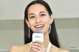 水原希子、密着キスショット公開「私の愛するジョン」 画像