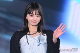 新婚のNANAMI、スリットからチラリ美脚に視線集中＜関西コレクション 2023 S／S＞ 画像