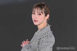 古川優香、美デコルテ＆美脚披露　優しい微笑みにキュン＜関西コレクション 2023 S／S＞ 画像