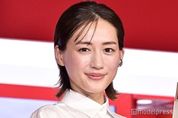 綾瀬はるか、美肌を保つ上での“大きな出会い”「ズボラ」ならではの秘訣明かす 画像