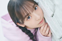 日向坂46渡辺莉奈、上目遣い＆舌ペロが可愛い 同期との関係性に変化も＜四期生のぽかぽか写真館＞ 画像