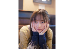 日向坂46影山優佳、1st写真集「知らないことだらけ」東名阪5店舗でパネル展開催決定 画像