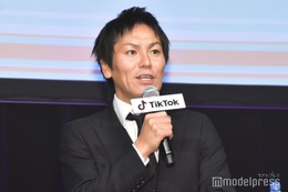 狩野英孝、人気芸人との偶然遭遇3ショットが話題に「すごい奇跡」「地元の絆感じる」 画像