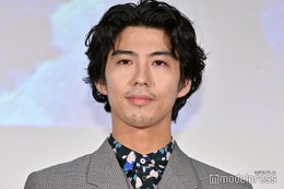 賀来賢人、撮影現場が“地獄化”した失敗告白「哀れみの目で見られて…」 画像